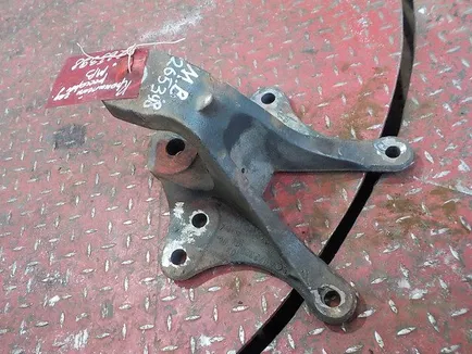 9723250301 MERCEDES Кронштейн задней рессоры