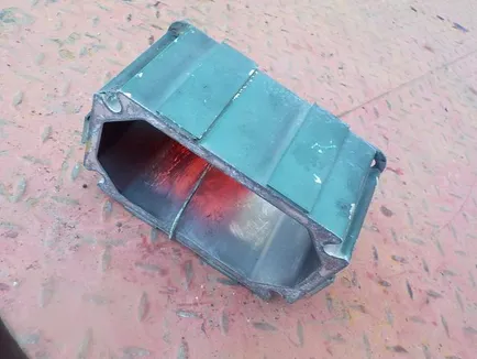 1676806 VOLVO Проставка впускного коллектора