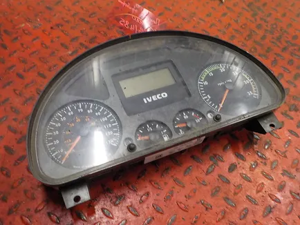 504158813 IVECO Панель приборов