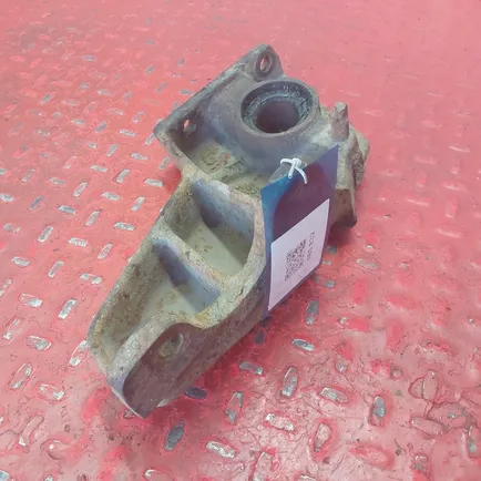 5600433446 RENAULT Кронштейн энергоаккумулятора