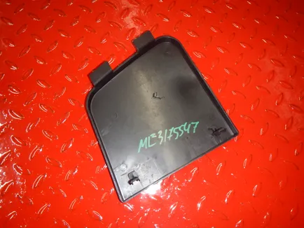 ME3175547 MEGATRUCK Заглушка решетки левая