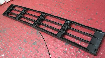 SP40100020 SIMPECO Решетка передняя