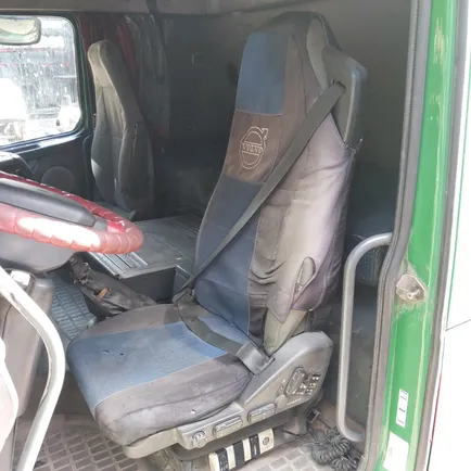 85103981 VOLVO Сиденье левое