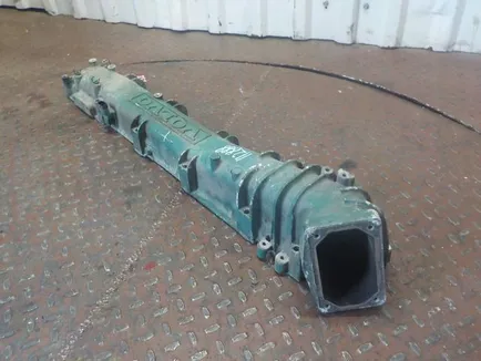 20976035 VOLVO Коллектор впускной