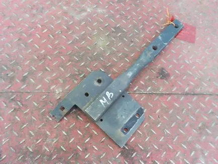 9304701081 MERCEDES Кронштейн насоса AdBlue