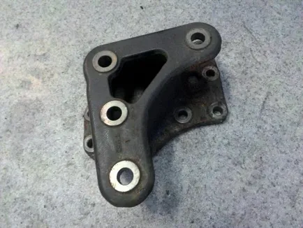 20382578 VOLVO Кронштейн гидроусилителя