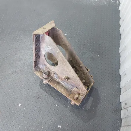 8147359 VOLVO Кронштейн запасного колеса