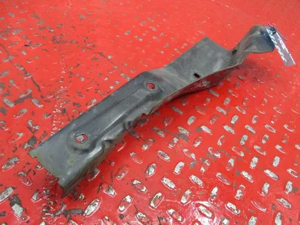 9436660114 MERCEDES Кронштейн подножки