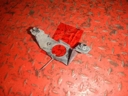 20467439 VOLVO Кронштейн форсунки омывателя фар, Отсутствует