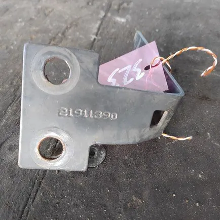 21911390 VOLVO Кронштейн трубок, Отсутствует