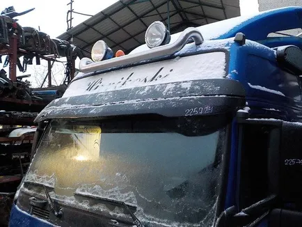 20716247 VOLVO Стекло лобовое, Отсутствует