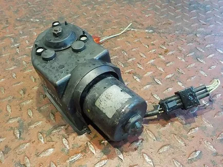 579204 VALEO Моторчик стеклоочистителя, Отсутствует