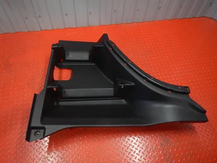 ME3175928 MEGATRUCK Корпус подножки верхний правый