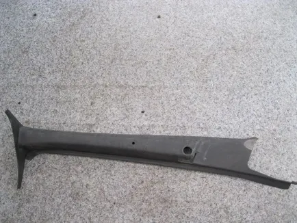 1096211 VOLVO Накладка стойки, Отсутствует