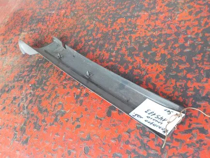 98405946 IVECO Накладка лобового стекла
