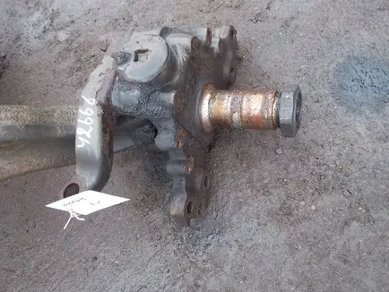 3173800 VOLVO Кулак поворотный левый
