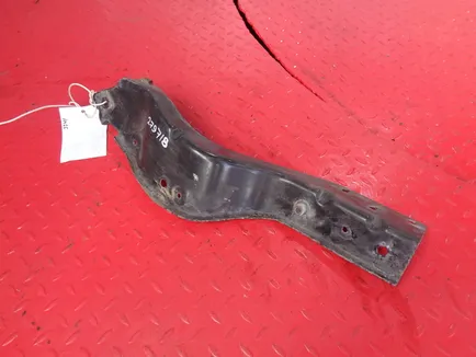 9606603341 MERCEDES Кронштейн корпуса подножки левый