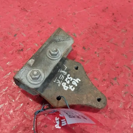 9416661126 MERCEDES Кронштейн подножки