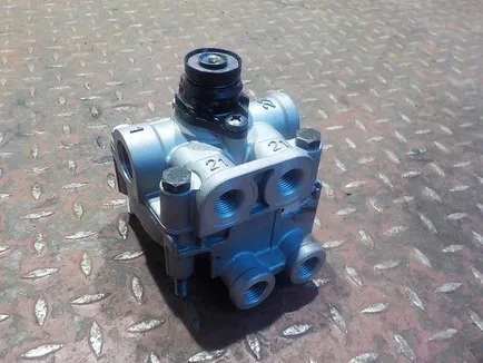 9730112010 WABCO Клапан ускорительный