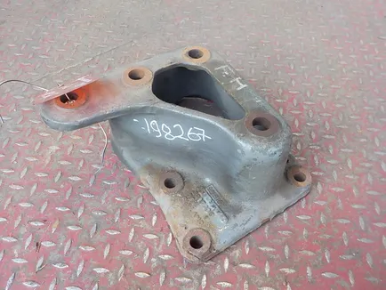 3987334 VOLVO Кронштейн гидроусилителя