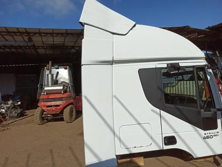 Спойлер кабины комплект IVECO, Отсутствует