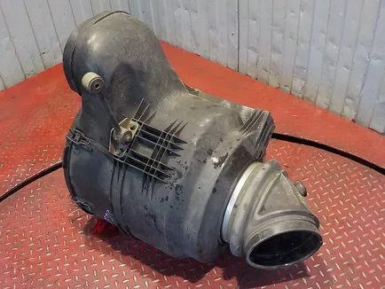 21115476 VOLVO Корпус воздушного фильтра