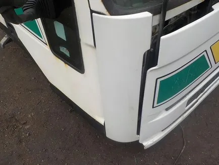 99437723 IVECO Дефлектор кабины правый, Отсутствует