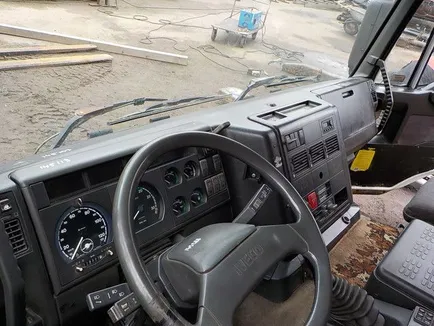 98404906 IVECO Торпедо, Отсутствует