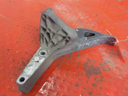 9436660178 MERCEDES Кронштейн подножки нижней левой