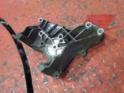 20797692 VOLVO Кронштейн ролика натяжителя