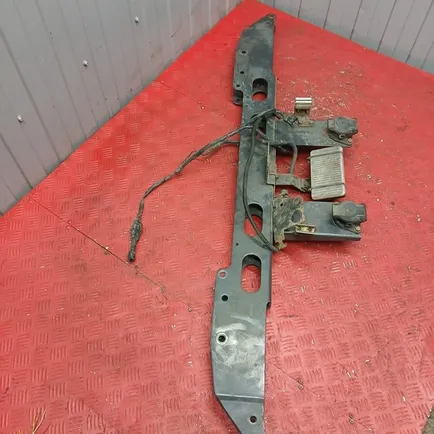 9303100758 MERCEDES Кронштейн кабины задний