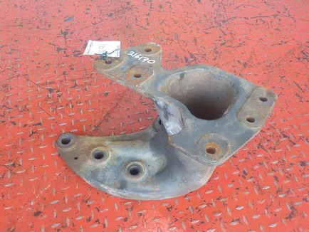 5010130900 RENAULT Кронштейн гидроусилителя