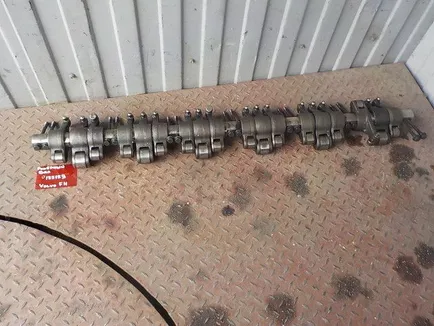 8193976 VOLVO Рокерный вал