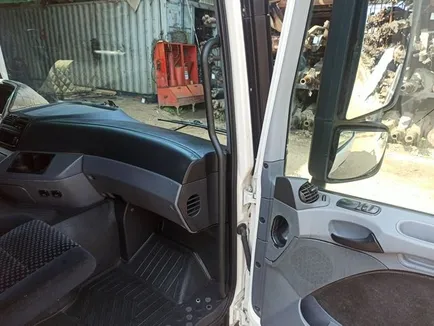 9418100254 MERCEDES Поручень, Отсутствует