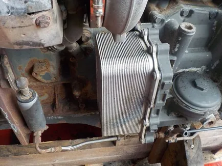 1643074 DAF Радиатор масляный, Отсутствует