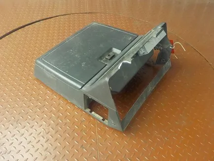 81617015175 MAN Бардачок, Отсутствует