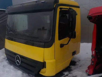 9437201405 MERCEDES Дверь левая, Отсутствует