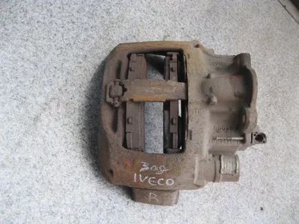 504079033 IVECO Суппорт правый, Отсутствует