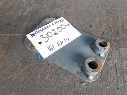 20428092 VOLVO Проставка кронштейна крыла