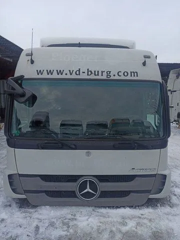 9416710810 MERCEDES Стекло лобовое, Отсутствует