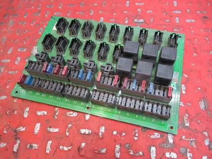 8144144 VOLVO Блок предохранителей, Отсутствует