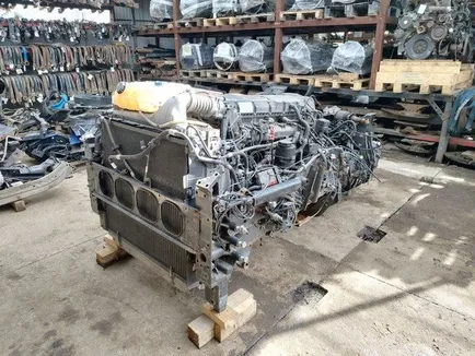 Передняя часть автомобиля RENAULT, Отсутствует