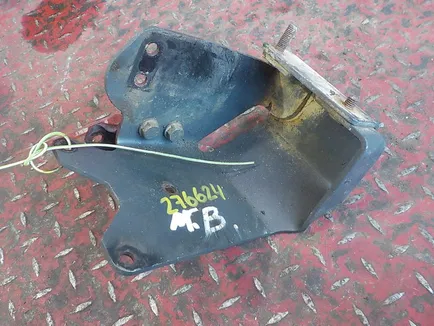 9304203586 MERCEDES Кронштейн подножки