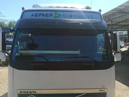 21100732 VOLVO Стекло лобовое, Отсутствует