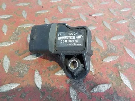5010437653 RENAULT Датчик наддува