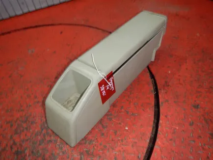 84001997 VOLVO Бардачок