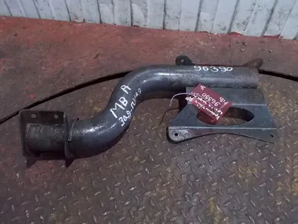 9745204733 MERCEDES Кронштейн крыла заднего правый, Отсутствует