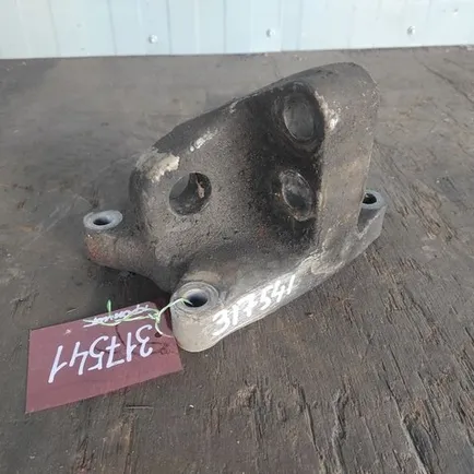21176296 VOLVO Кронштейн двигателя