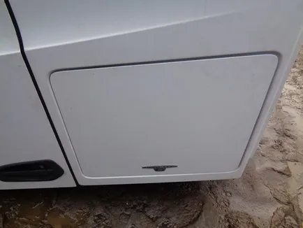 9607502703 MERCEDES Крышка бардачка, Отсутствует