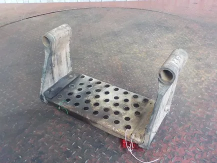 3756600628 MERCEDES Ступень подножки, Отсутствует